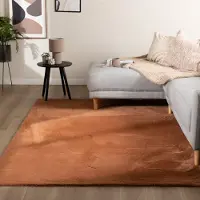 NATURL. Mjuk fluffig matta | Cozy terrakotta hos Volero | 130x200cm | Polyester | Enfärgad | Rektangulär | Låg lugg