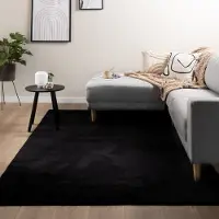 NATURL. Tvättbar matta | Cozy svart hos Volero | 230x320 cm | Polyester | Enfärgad | Rektangulär | Låg lugg