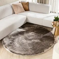 FRAAI Rund fluffig matta | Glorious silver/grå hos Volero | Ø 160 cm | Polyester | Enfärgad | Rund | Hög lugg