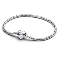Pandora Moments silverarmband med hjärtformad lås 594236C00-23