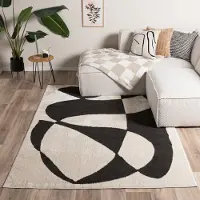 FRAAI Japandi-matta | Yori Abstract gräddvit/svart hos Volero | 80x150 cm | Polyester | Asymmetrisk | Rektangulär | Hög lugg