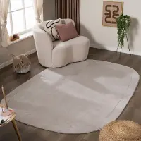 FRAAI Organisk matta | Halo Pebble grå hos Volero | 80x150 cm | Polyester | Enfärgad | Oregelbunden form | Låg lugg