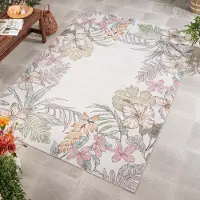 Volero Blommor på utomhusmattan | Poppy gräddvit hos Volero | 120x170 cm | Polyester | Blommig | Rektangulär | Plattvävd