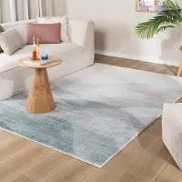 FRAAI Modern matta | Field grön hos Volero | 160x230 cm | Polyester | Asymmetrisk | Rektangulär | Låg lugg