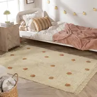 Little Olly Matta barnrum | Lou Dots gul hos Volero | 140x200cm | Bomull | Prickar | Rektangulär | Låg lugg