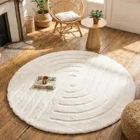 FRAAI Rund fluffig matta | Carvy Curves gräddvit hos Volero | Ø 100 cm | Polyester | Ränder | Rund | Hög lugg