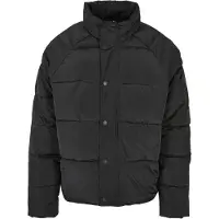 Urban Classics Vinterjacka 'Raglan' svart