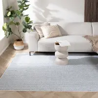 Rugaia Hållbar matta | Lykke ljusblå hos Volero | 120x170 cm | Återvunnen polyester | Enfärgad | Rektangulär | Plattvävd