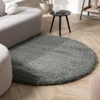 Studio Clarice Rund fluffig matta | Yves grön hos Volero | Ø 160 cm | Syntet | Enfärgad | Rund | Hög lugg