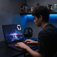 Lenovo Legion 9i Gen 10 18” Intel Intel Core Ultra 9 275HX-processor E-kärnor upp till 4,60 GHz P-kärnor upp till 5,40 GHz, Windows 11 Pro 64, 2 TB SSD M.2 2280 PCIe Gen5 Performance TLC