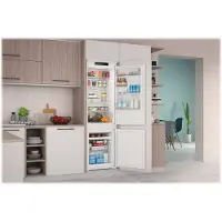 Indesit INC18 T311 - Kylskåp/frys - bottenfrysskåp - inbyggd - fördjupning - bredd: 56 cm - djup: 55 cm - höjd: 177.6 cm - 250 liter - Klass F - vit