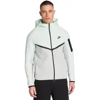 Nike Tech, storlek Small