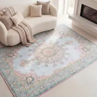 FRAAI Vintage matta | Lily Medaillon ljusblå hos Volero | 160x230 cm | Polyester | Medaljong | Rektangulär | Plattvävd