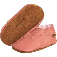 En fant Innesko rosa