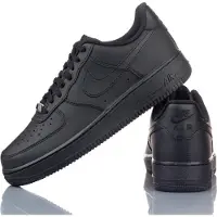 Nike Air Force 1 Older Kids' Shoe, svart