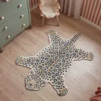 Little Olly Barnmatta | Wild Panther natur hos Volero | 120x170 cm | Polyester | Djurmönster | Oregelbunden form | Låg lugg