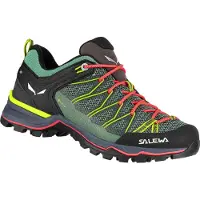 Salewa - Vandringsskor dam - Mtn Trainer Lite GTX W Feld Green/Fluo Coral för Unisex - Storlek 41 - Grön