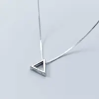 YIRAN Jewelry S925 Silversmycken Med Triangelhalsband Koreansk Liten Fräsch Geometrisk Kort Nyckelbenskedja För Kvinnliga Födelsedagspresenter