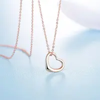 YIRAN Jewelry Äkta 18k Guld Hänge Färg Guld Halsband Romantiskt Hjärta-Format Alla Hjärtans Dag Au750 Nyckelbenshalsband
