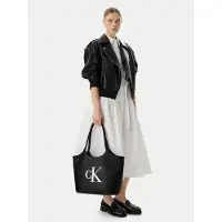 Calvin Klein Shoppingväska 'Contrast Monogram Tote' svart / vit
