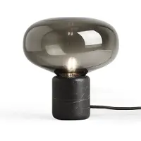 New Works Design bordslampa Karl-Johan, dimbar, Svart, Vardagsrum / matsal, Sten, Design, Bordslampa