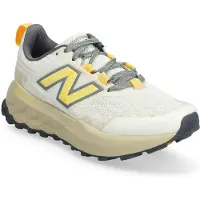 New Balance - Trailskor - Garoé V2 W Sea Salt/White Peach/Timberwolf för Unisex - Storlek 36,5 - Beige