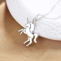 Fashion Jewelry OM S925 Sterling Silver 18 Inches Guld/Silver Unicorn Hästhalsband För Kvinnor Mode Förlovningsfest Presentsmycken silver