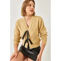 Bianco Texturerad V-ringad kort cardigan med pom-pom