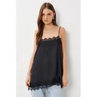 Happiness İstanbul Blus i satin med spetsdetaljer