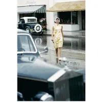 Slim Aarons Look No Shoes !