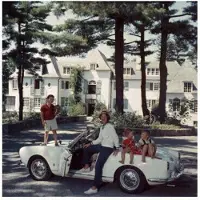Slim Aarons Cabot Family