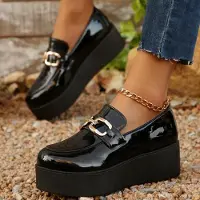Glamour Attic Mode Lackskor Enkla Skor Höst Nya Rund Tå Djup Urringning Metallspänne Platå Halkfria Klackade Loafers 36