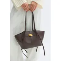 Gina Tricot  - Midi long strap bag - Axelremsväskor - Brun - ONESIZE - Dam