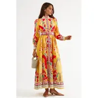 MSN Collection Blomstrande Maxi Klänning med Bälte