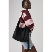 Levis Accessories Axelremsväska svart