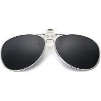 24.Se Clip-on Aviator solglasögon med UV400 skydd och svart glasfärg