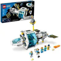 LEGO City Lunar Space Station 60349 NASA Inspirerad Building Toy Model Set med dockning av kapsellaboratorier och 5 astronaut -minifigurer