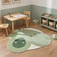 Little Olly Tvättbar barnmatta | Berry Avokado grön hos Volero | Ø 120 cm | Polyester | Figurer/Karaktärer | Oregelbunden form | Låg lugg