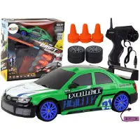 Leantoys sportbil fjärrstyrd R/C 1:24 grön, utbytbara hjul