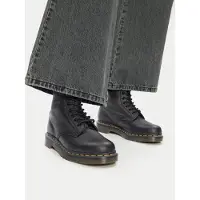 Dr. Martens Stövel med snörning svart