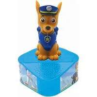 Ryhmä Hau Bluetooth-högtalare med en lysande Chase figur.