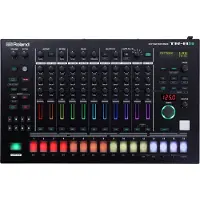 Roland AIRA TR-8S Rhythm Performer med Decksaver Skydd