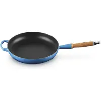Le Creuset Signature gjutjärnsstekpanna med trähandtag 28 cm