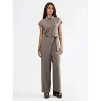 Busem Vidbenad knäppt skjortkrage jumpsuit