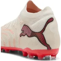 Puma Future 9 Pro MG The Arrival - Sockerad mandel/White/Ultra röd/Svart - Multi Ground (MG), storlek 45