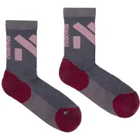 Nnormal - Trail running kläder - Race Sock Low Cut Purple för UnisexTrä - Storlek L - Rosa