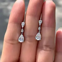 YIRAN Jewelry Huitan Päron Cubic Zirconia Hängande Örhängen för Kvinnor Delikata Örhängen Enkla Eleganta Bröllopsörhängen Mode Smycken