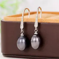 YIRAN Jewelry Huitan Utsökta Örhängen med Imitationspärlor och Briljanta Kubiska Zirkoner för Kvinnor Bröllopsfest Temperament Eleganta Öronsmycken as picture