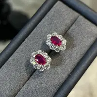 YIRAN Jewelry Underbara inlagda blomörhängen med rubiner för kvinnor Högkvalitativa örhängen med fullständiga diamanter, lätta lyxiga örhängen, bröllopssmycken