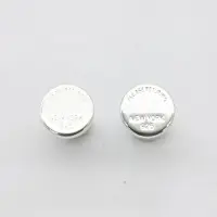YIRAN Jewelry 925 .Klassiska Örhängen med Bokstäver i Sterling Silver för Kvinnor, Runda Graverade Örhängen, Smycken för Älskande, Lyxiga och Vackra Gåvor
